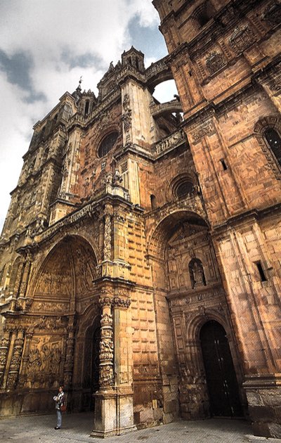 La ecléctica catedral de Astorga. Una mezcla de estilos en una construcción que duró mas de tres siglos  