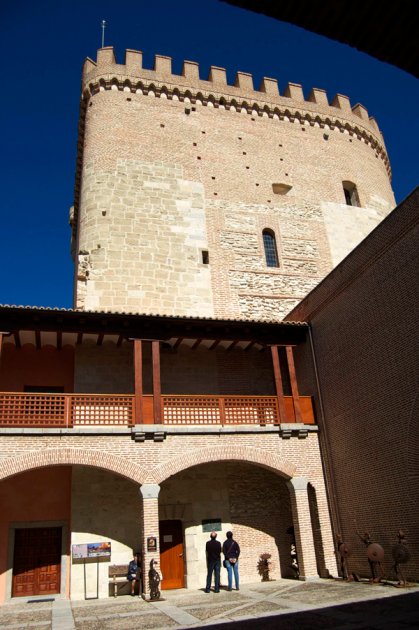 El pueblo de Arévalo. Morada de la reina Isabel la católica. Un pueblo que destaca por su arquitectura mudejar 