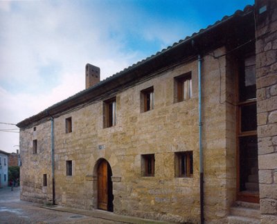 Arquitectura de albergues del camino de Santiago. Albergue de San Juan, Hontanas, Burgos. 