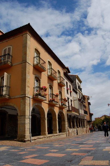 Origen y desarrollo inicial de la villa de Avilés. El nacimiento y desarrollo urbano de la villa de Avilés  