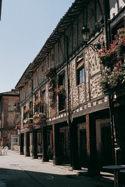 Ezcaray, un pueblo de manta y montaña. Un preciosos enclave en el valle del Oja  