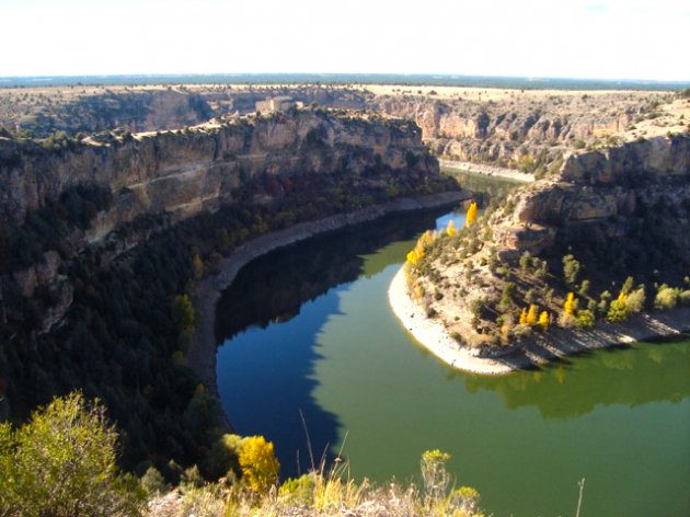 Las profundas e increíbles hoces del rio Duratón en Segovia    