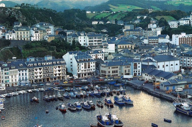 El pueblo de Luarca, que ver en Luarca, una villa costera y de pescadores de la balleña   