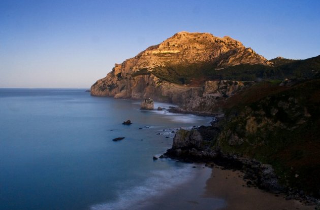 Rutas por algunas playas de Santander (Liendo y Laredo). Playas de arenas doradas y rodeadas de preciosos acantilados  