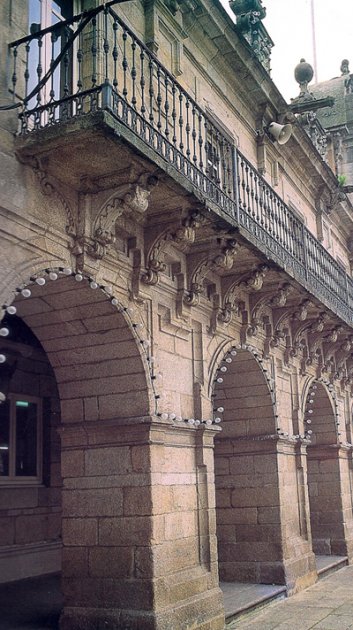 La plaza mayor de Lugo, una plaza configurada a partir del capricho de los propietarios de las viviendas