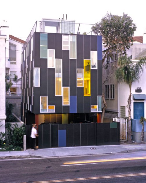 Una casa con una fachada expresionista. Aportando color y forma a las fachadas de nuestras ciudades 