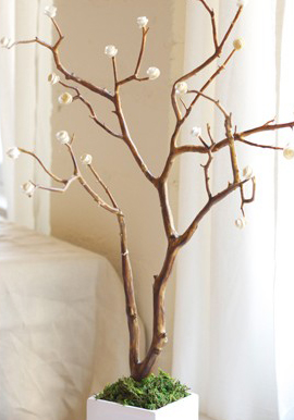 Un bonito trabajo: un árbol con rosas de papel