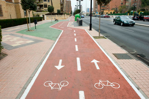 El carril bici en nuestras ciudades, una alternativa viable al uso del coche 