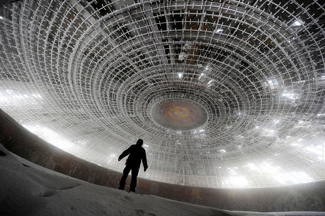 Algunos edificios son más bonitos cuando están abandonados que durante su vida útil 