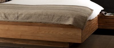 Una cama de madera de teka para toda la vida