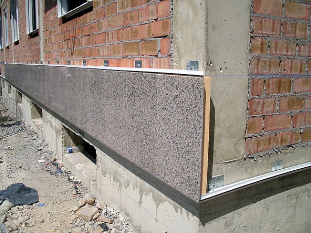 Paneles composite con revestimiento de piedra y capa de aislamiento térmico 
