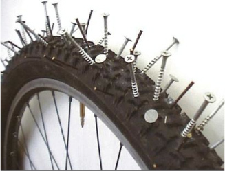 Un nuevo método para reparar el pinchazo en la rueda de una bicicleta 