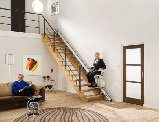 Cómo salvar las escaleras aquellas personas con discapacidades físicas  